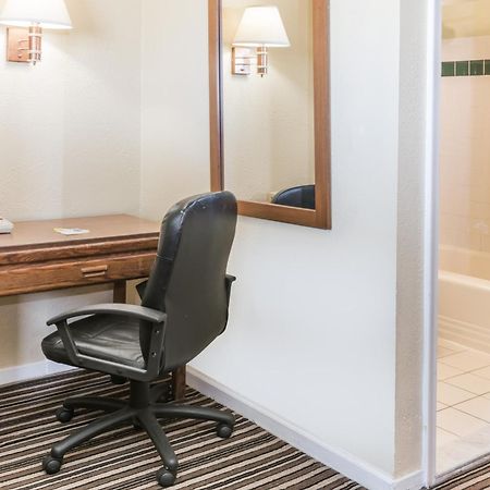 Days Inn By Wyndham Henrietta/Rochester Area Chambre photo